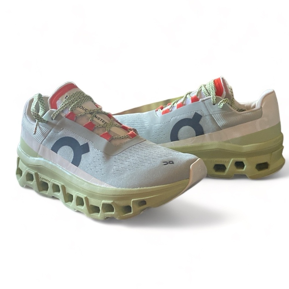 On Running Sneakers in Green and White